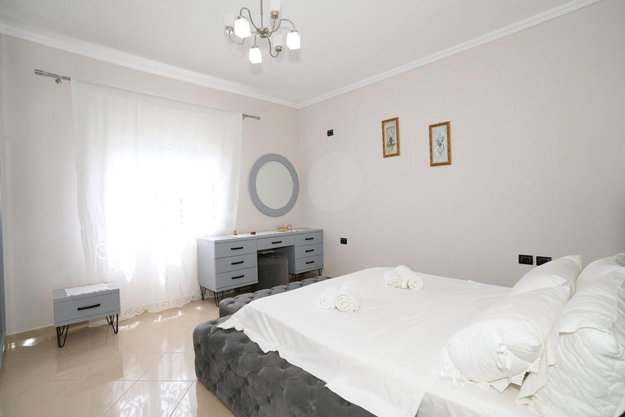 Vila Banushi Gjirokastër Buitenkant foto